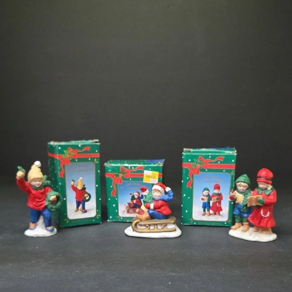 Festive‎ Kids Figurine Set Vintage Russ Christmas Figurines
